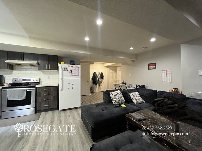 Photo du bâtiment - 2-Bedroom Basement Apartment in Mississauga | 800 Sq. Ft. + Parking