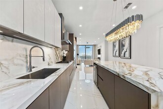 Building Photo - 1711 Allen Pkwy