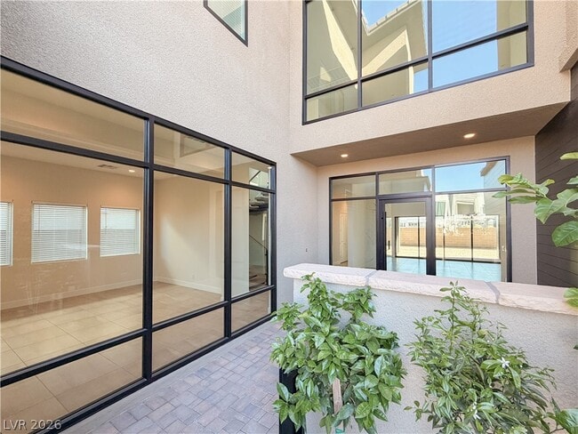 Building Photo - 10761 Canyon Bloom Dr