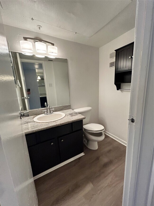 Foto del edificio - 3901 Woodchase Dr