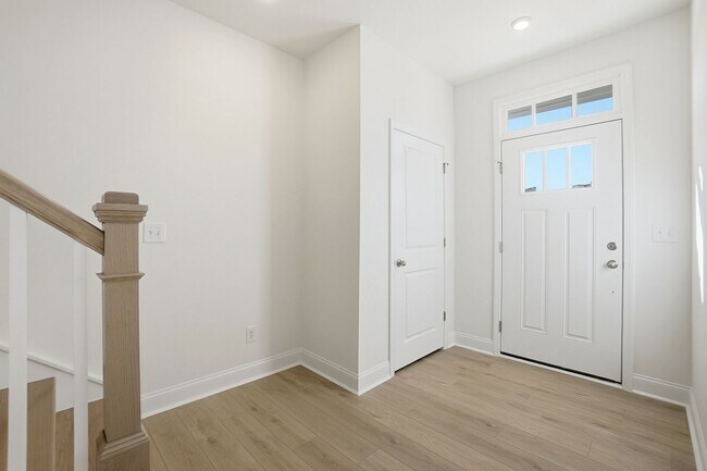Foto del edificio - Stunning 3-story Brand New townhome!