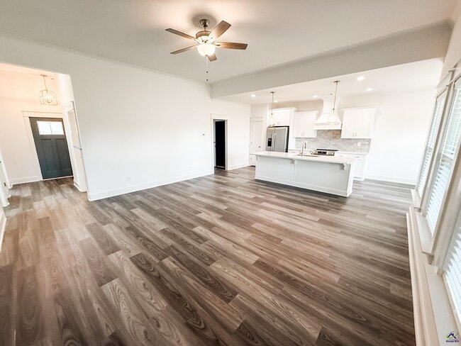 Building Photo - 114 Haven Way