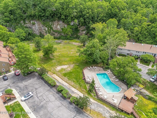 Building Photo - 370 Cres Spring Dr