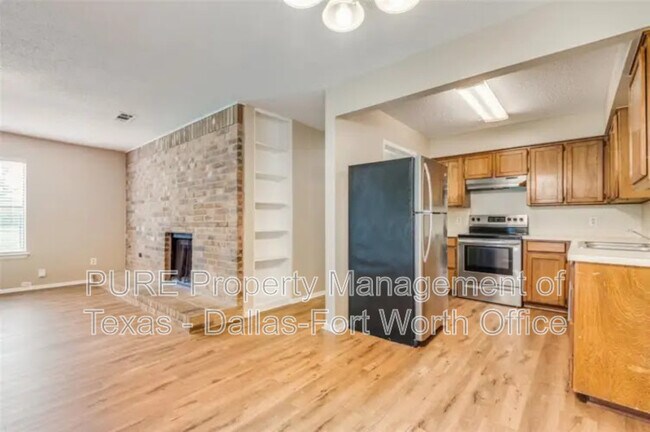 Building Photo - 817 Betty Ct
