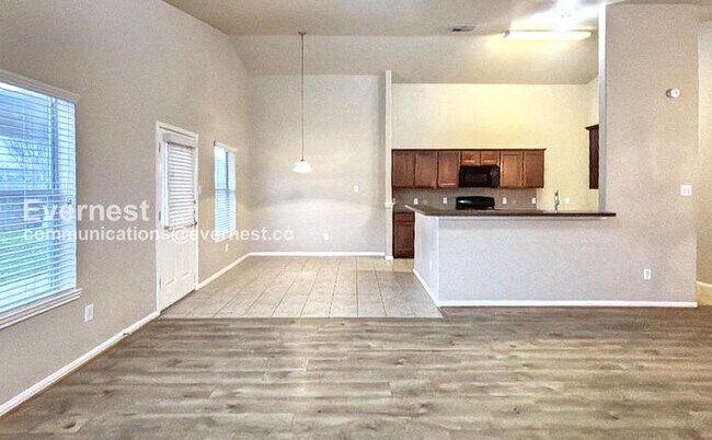 Foto del edificio - 6107 Wilcox Point Dr