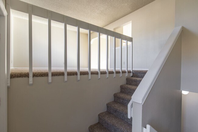 Building Photo - Newly Updated 3 Bed 2 Bath Home in North F...