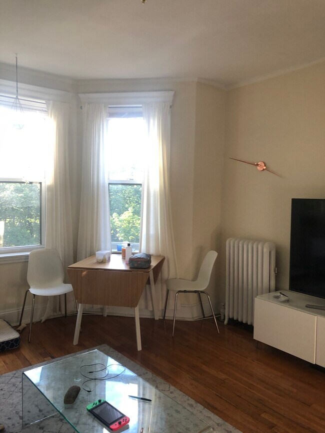 Foto del edificio - 362 Riverway