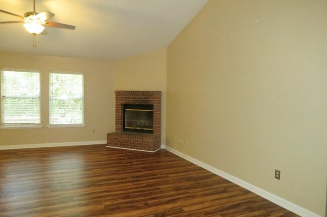 Building Photo - 2378 Tuscavilla Rd