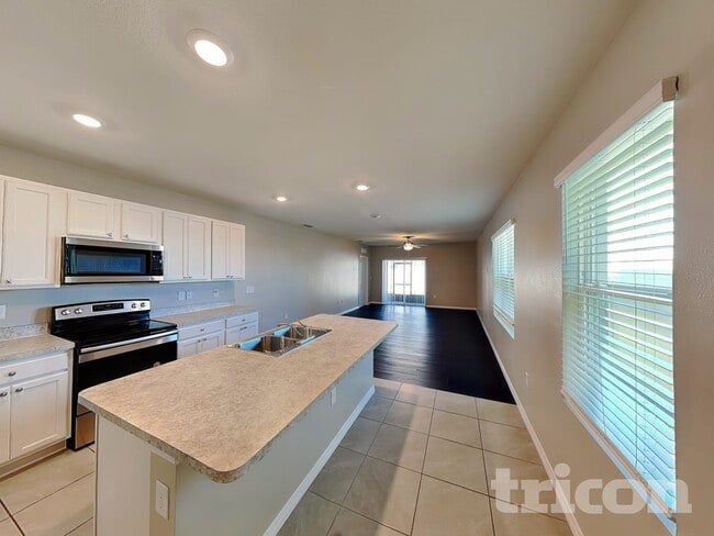 Building Photo - 4447 Blue Rock Dr