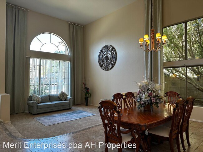 Foto del edificio - 5 br, 4 bath House - 13423 W RANCHO DR