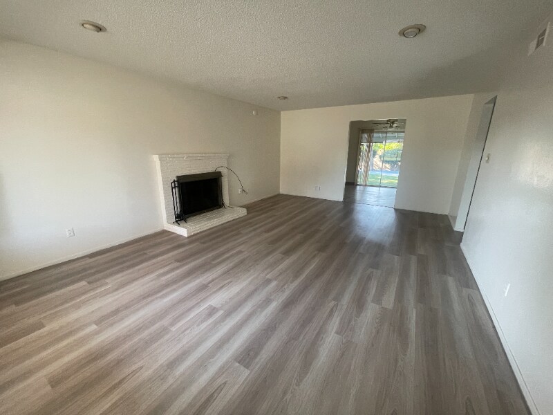 Primary Photo - 6630 Greenhaven Dr