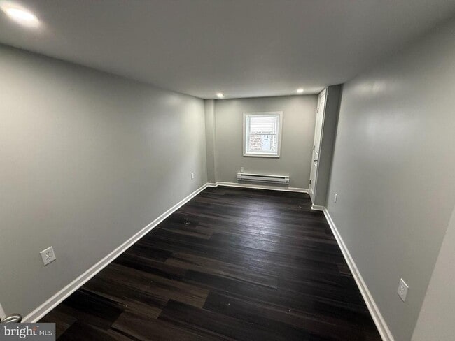 Foto del edificio - 6921 Clinton Rd