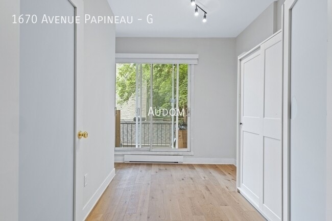 Building Photo - 1670 Av. Papineau