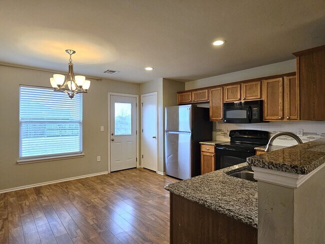 Foto del edificio - ASK ABOUT OUR MOVE-IN SPECIAL!! HALF-OFF T...