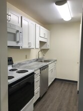 Building Photo - 401 County Line Rd