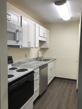 Building Photo - 401 County Line Rd