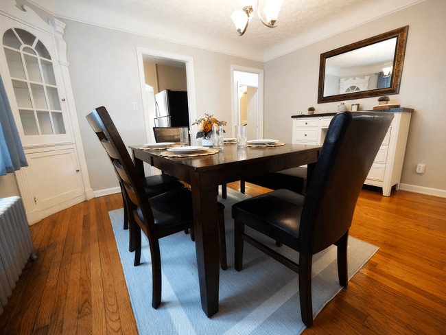 Building Photo - 3682 Glencairn Rd