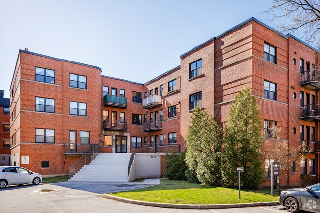 Building Photo - Jardins Decelles