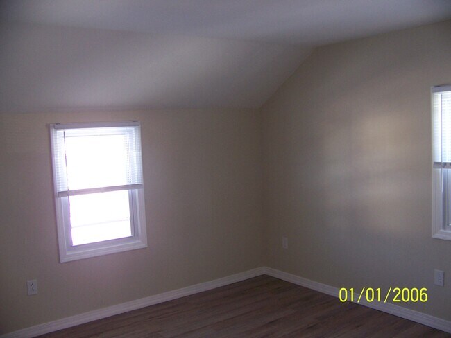 2nd Bedroom - 459 Frank St