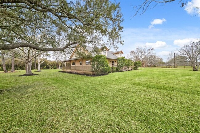 Building Photo - 6903 Lewis Ln