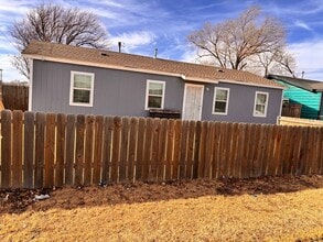 Building Photo - 1101 Bluebell St