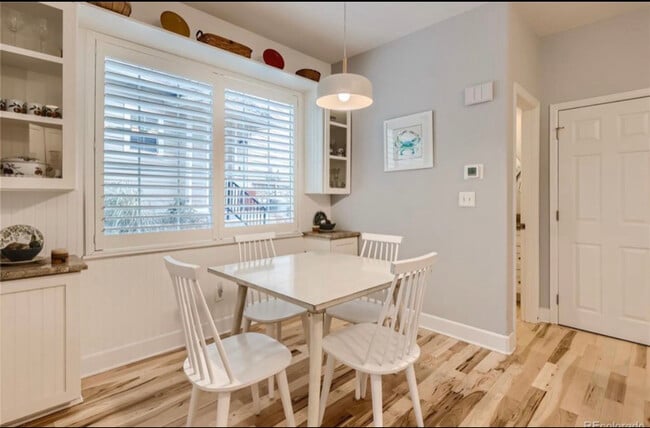 Foto del edificio - 1332 Carlyle Park Cir