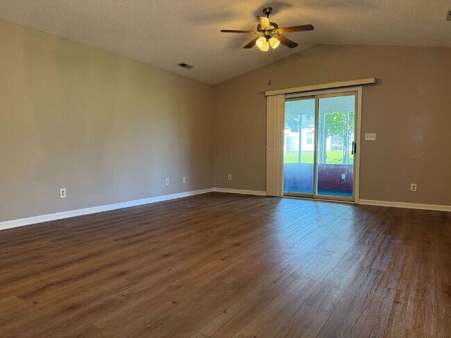 Foto del edificio - "Charming 3-Bedroom Home with 2 Full Baths in Little River – Quiet Neighborhood