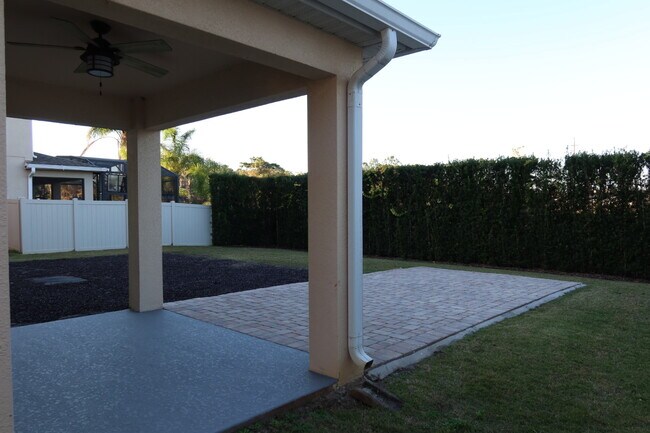 Foto del edificio - 14718 Fells Ln