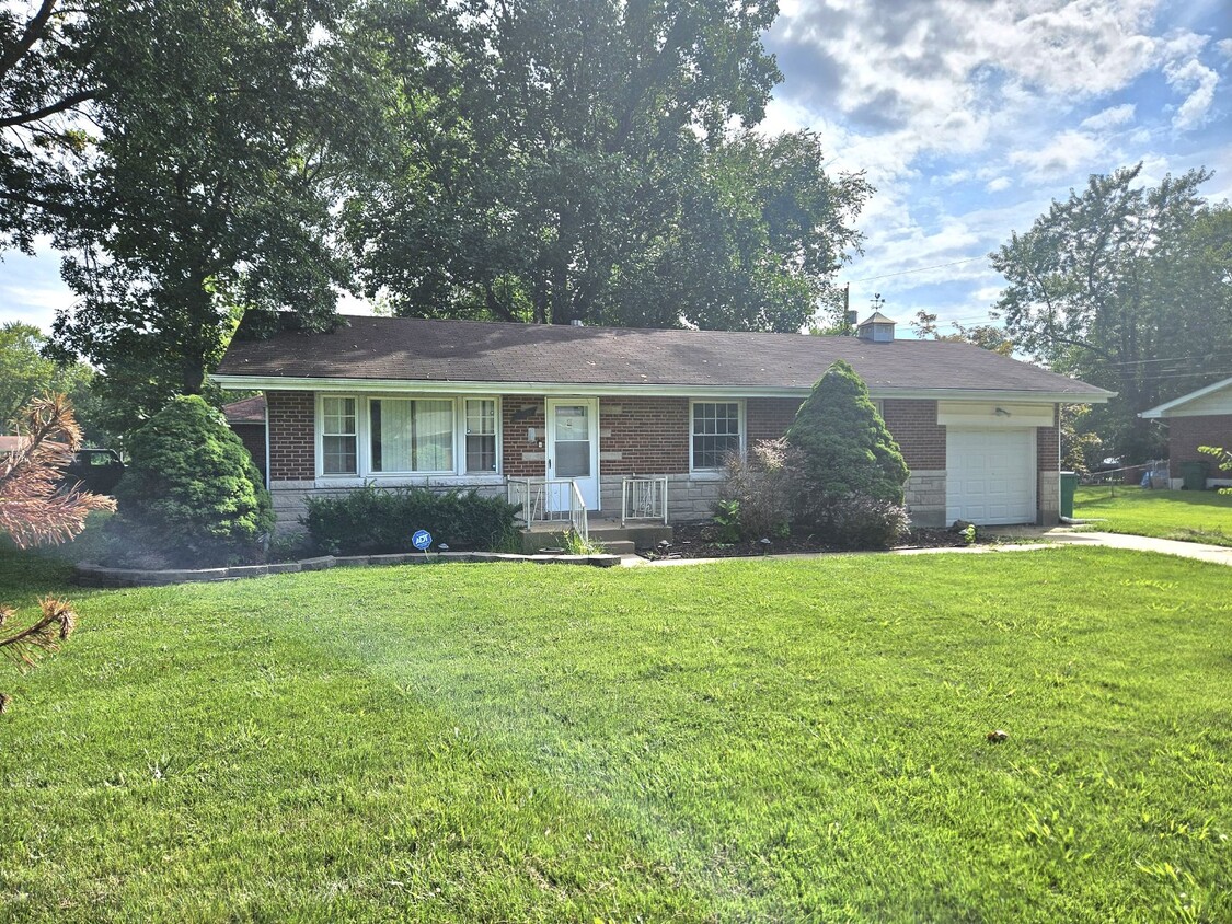 Foto principal - 3bd 1.5bth in Bellefontaine Neighbors