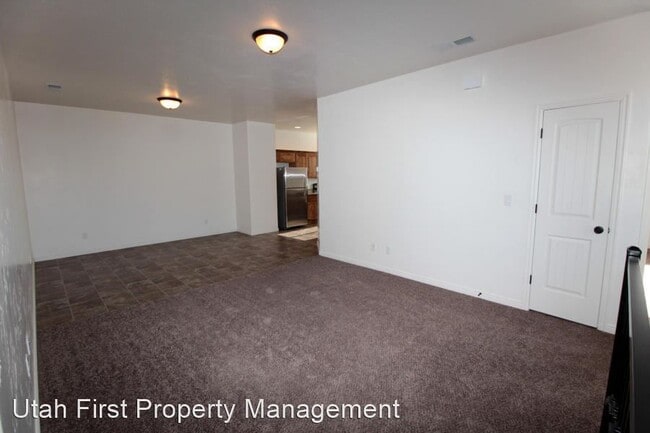 Building Photo - 3 br, 2.5 bath House - 1467 Clinton Way