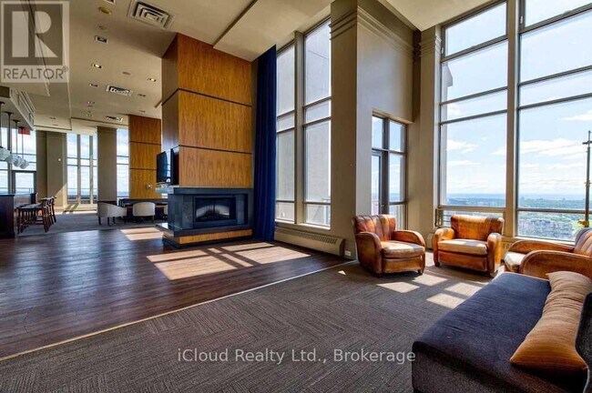 Building Photo - 388 Prince of Wales Dr