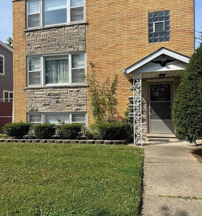 Building Photo - 1712 35th Ave