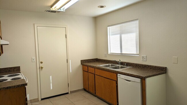 Foto del edificio - 12464 Raymond Thomas St