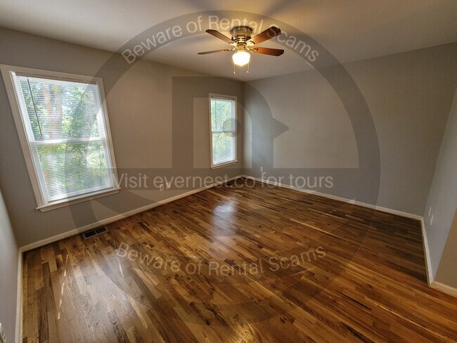 Building Photo - 2430 Bellview Ave NW