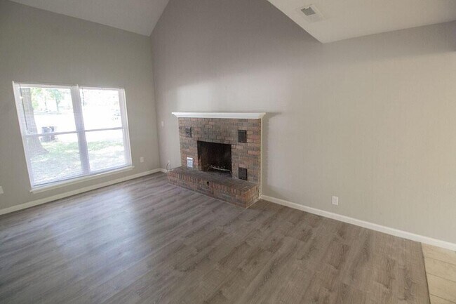 Foto del edificio - 1343 S Roseta Ave