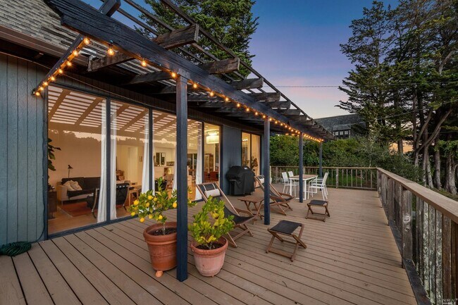 Building Photo - 71 Tamalpais Ave