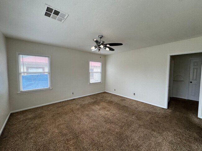 Foto del edificio - Charming home in 93308!