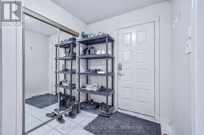 Building Photo - 3309 Loyalist Dr