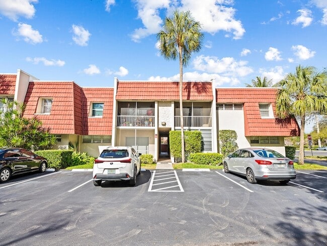 Foto del edificio - 1 Jacaranda Country Club Dr