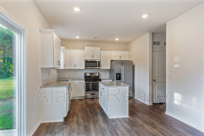 Foto del edificio - 112 Sequoia Forest Drive