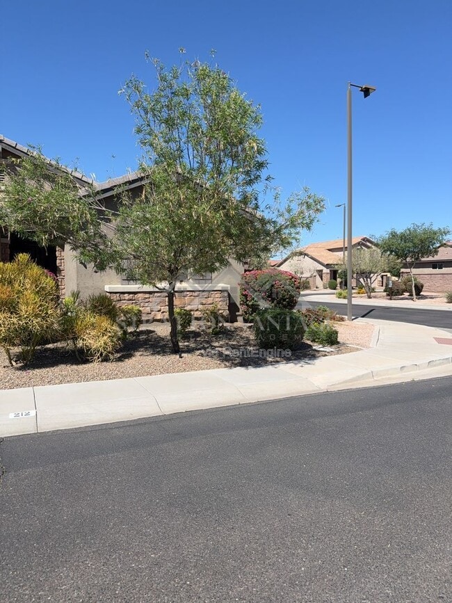 Building Photo - 212 E Prescott Dr
