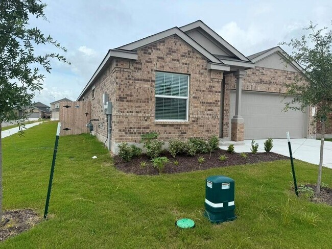 Building Photo - 120 Donnington Dr