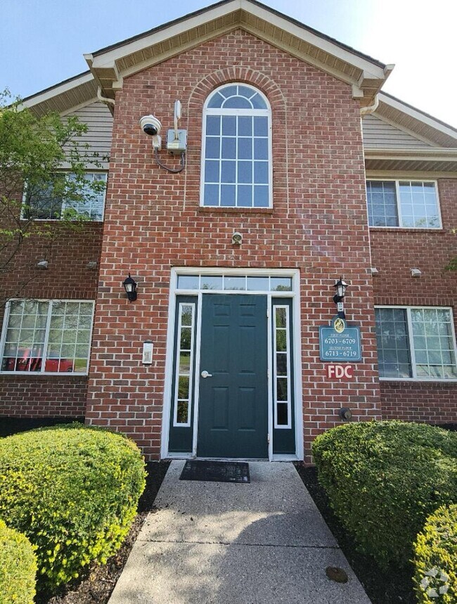 Building Photo - 6713 Dorothy's Creek