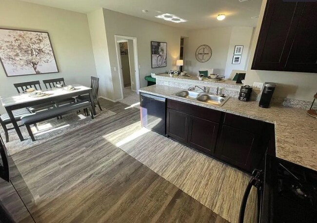 Foto del edificio - 598 Fountain St