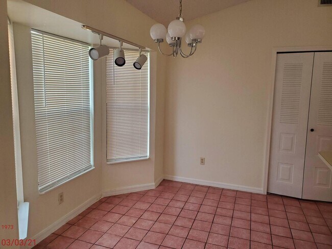 Foto del edificio - 1352 SW Halford Ave