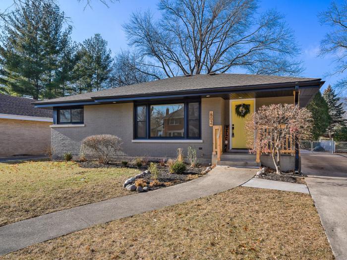 3 bedroom in Elmhurst IL 60126 Condo for Rent in Elmhurst, IL