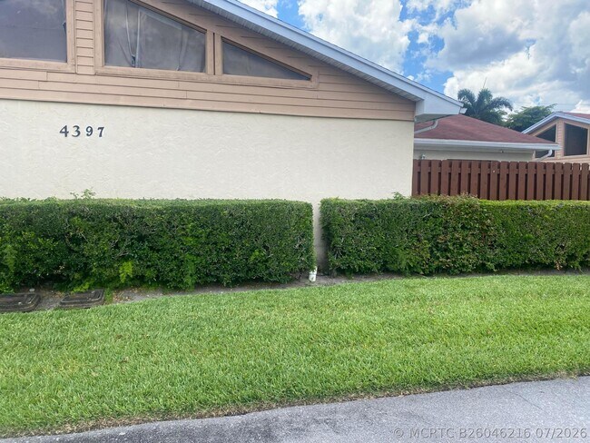 Foto del edificio - 4397 Woodstock Dr