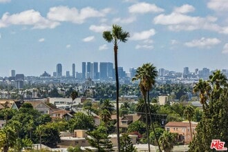 Building Photo - 1653 Micheltorena St