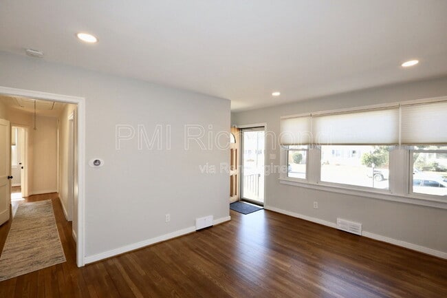 Foto del edificio - 1107 Carrolton St