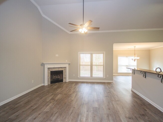 Foto del edificio - Gorgeous Corner-Lot Home in Canebrake Club – Lawn Care Included